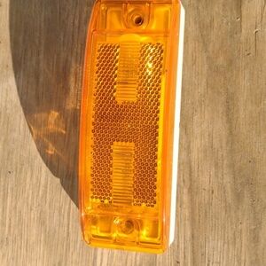 Clearance/Marker 2 Bulb light assembly